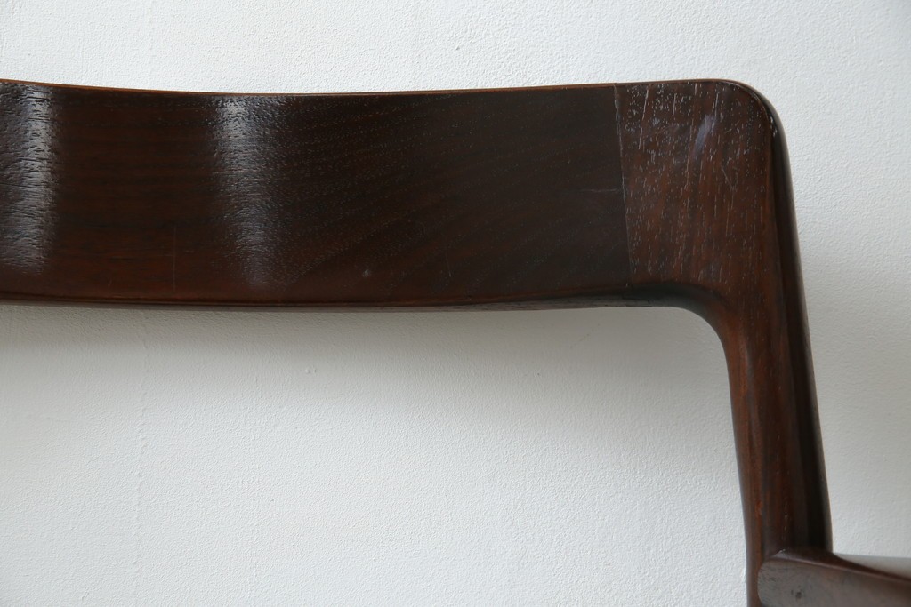 和製ヴィンテージ　希少な廃番品!!　CONDE HOUSE(カンディハウス)　ゴルファーシリーズ　北欧風のおしゃれなデザインが素敵なアームチェア　(R-080063)