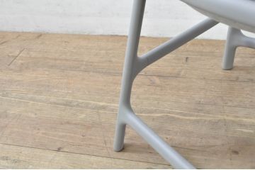 中古　デンマーク　FRITZ HANSEN(フリッツ・ハンセン)　CECILIE MANZ(セシリエ・マンツ)　minuscule(ミナスキュール)　洗練されたデザインが空間のアクセントになるラウンジチェア(アームチェア、ダイニングチェア、椅子、イス)(R-080064)