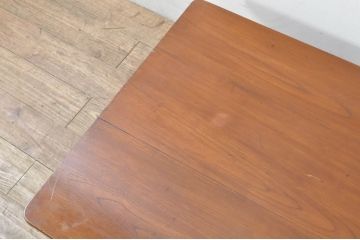 和製アンティーク　美品　総欅(ケヤキ)材　折り畳み式　どこか愛嬌のある脚のデザインが魅力的な角ちゃぶ台(折りたたみテーブル、座卓、ローテーブル、センターテーブル、リビングテーブル)(R-080068)