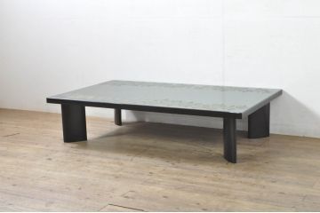 中古　希少な廃番品!!　高級品　モリシゲ(MORISHIGE/森繁)　伝統工芸・彫漆(ちょうしつ)の美しい図柄が目を引く黒漆塗りの座卓(ローテーブル、センターテーブル、リビングテーブル)(定価約100万超)(R-080071)