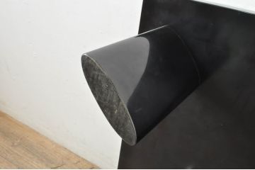 中古　希少な廃番品!!　高級品　モリシゲ(MORISHIGE/森繁)　伝統工芸・彫漆(ちょうしつ)の美しい図柄が目を引く黒漆塗りの座卓(ローテーブル、センターテーブル、リビングテーブル)(定価約100万超)(R-080071)