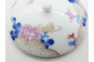 戦前　オールド香蘭社　有田焼　染付　色絵　金彩　松　花　上品な雰囲気の蓋付き湯呑み7客セット(菊、松葉、松の実、湯のみ、煎茶、和食器、裏印)(R-080074)
