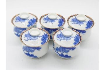 戦前　オールド香蘭社　有田焼　染付　金彩　松　縁周りの繊細な絵付けが目を引く蓋付き碗5客セット(蓋物、湯呑み、湯のみ、煎茶、和食器)(R-080076)