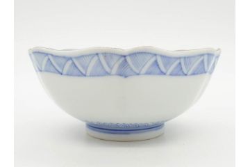 戦前　深川製磁　オールド深川　有田焼　染付　窓絵　松竹梅　約13cm　4.1寸　細かな絵付けが見事な小鉢4客セット(金彩、小槌、船、舟、花、吉祥文様、深鉢、深皿、向付、和皿、和食器、四寸一分)(R-080080)