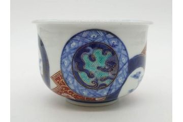 江戸期　太明成化年製　古伊万里　染付　色絵　窓絵　龍　松　約10cm　3.3寸　緻密な絵柄に匠の技が光る茶碗2客セット(竜、植物、花唐草文、渦巻文、茶器、煎茶、裏印、和食器、三寸三分)(R-080082)