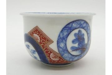 江戸期　太明成化年製　古伊万里　染付　色絵　窓絵　龍　松　約10cm　3.3寸　緻密な絵柄に匠の技が光る茶碗2客セット(竜、植物、花唐草文、渦巻文、茶器、煎茶、裏印、和食器、三寸三分)(R-080082)
