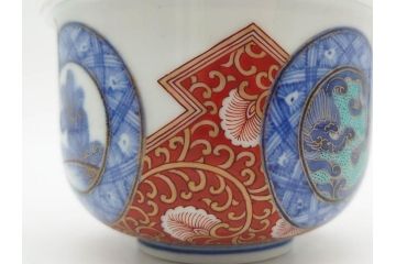 江戸期　太明成化年製　古伊万里　染付　色絵　窓絵　龍　松　約10cm　3.3寸　緻密な絵柄に匠の技が光る茶碗2客セット(竜、植物、花唐草文、渦巻文、茶器、煎茶、裏印、和食器、三寸三分)(R-080082)