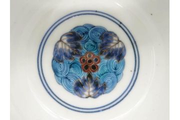 江戸期　太明成化年製　古伊万里　染付　色絵　窓絵　龍　松　約10cm　3.3寸　緻密な絵柄に匠の技が光る茶碗2客セット(竜、植物、花唐草文、渦巻文、茶器、煎茶、裏印、和食器、三寸三分)(R-080082)