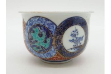 江戸期　太明成化年製　古伊万里　染付　色絵　窓絵　龍　松　約10cm　3.3寸　緻密な絵柄に匠の技が光る茶碗2客セット(竜、植物、花唐草文、渦巻文、茶器、煎茶、裏印、和食器、三寸三分)(R-080082)