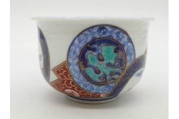 江戸期　太明成化年製　古伊万里　染付　色絵　窓絵　龍　松　約10cm　3.3寸　緻密な絵柄に匠の技が光る茶碗2客セット(竜、植物、花唐草文、渦巻文、茶器、煎茶、裏印、和食器、三寸三分)(R-080082)