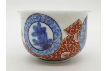 江戸期　太明成化年製　古伊万里　染付　色絵　窓絵　龍　松　約10cm　3.3寸　緻密な絵柄に匠の技が光る茶碗2客セット(竜、植物、花唐草文、渦巻文、茶器、煎茶、裏印、和食器、三寸三分)(R-080082)