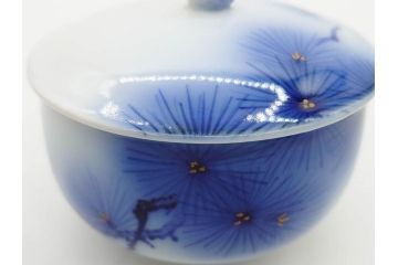 戦前　オールド香蘭社　有田焼　染付　松　気品を感じる湯呑み5客セット(松の実、松ぼっくり、湯のみ、茶器、煎茶、蓋物、蓋付き、金彩、裏印、共箱付き)(R-080084)