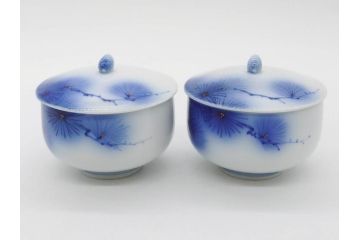 戦前　オールド香蘭社　有田焼　染付　松　気品を感じる湯呑み5客セット(松の実、松ぼっくり、湯のみ、茶器、煎茶、蓋物、蓋付き、金彩、裏印、共箱付き)(R-080084)