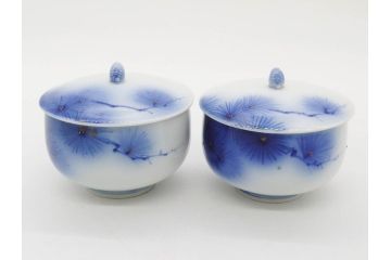 戦前　オールド香蘭社　有田焼　染付　松　気品を感じる湯呑み5客セット(松の実、松ぼっくり、湯のみ、茶器、煎茶、蓋物、蓋付き、金彩、裏印、共箱付き)(R-080084)