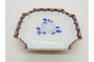 戦前　深川製磁　有田焼　染付　金彩　バラ　約16cm　5.2寸　縁のデザインが優美な変形皿5枚セット(薔薇、ローズ、花、中皿、なます皿、和皿、和食器、裏印、共箱付き、五寸二分)(R-080085)