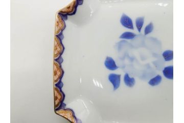 戦前　深川製磁　有田焼　染付　金彩　バラ　約16cm　5.2寸　縁のデザインが優美な変形皿5枚セット(薔薇、ローズ、花、中皿、なます皿、和皿、和食器、裏印、共箱付き、五寸二分)(R-080085)