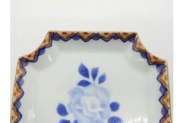 戦前　深川製磁　有田焼　染付　金彩　バラ　約16cm　5.2寸　縁のデザインが優美な変形皿5枚セット(薔薇、ローズ、花、中皿、なます皿、和皿、和食器、裏印、共箱付き、五寸二分)(R-080085)