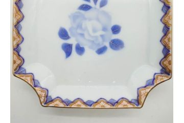 戦前　深川製磁　有田焼　染付　金彩　バラ　約16cm　5.2寸　縁のデザインが優美な変形皿5枚セット(薔薇、ローズ、花、中皿、なます皿、和皿、和食器、裏印、共箱付き、五寸二分)(R-080085)
