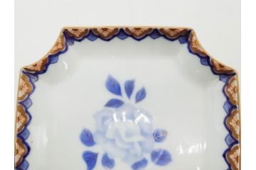 戦前　深川製磁　有田焼　染付　金彩　バラ　約16cm　5.2寸　縁のデザインが優美な変形皿5枚セット(薔薇、ローズ、花、中皿、なます皿、和皿、和食器、裏印、共箱付き、五寸二分)(R-080085)