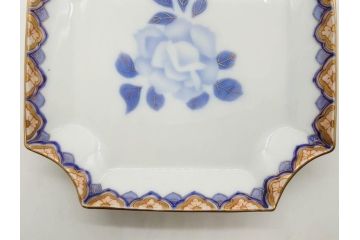 戦前　深川製磁　有田焼　染付　金彩　バラ　約16cm　5.2寸　縁のデザインが優美な変形皿5枚セット(薔薇、ローズ、花、中皿、なます皿、和皿、和食器、裏印、共箱付き、五寸二分)(R-080085)