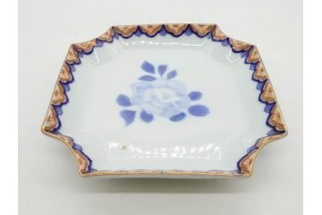 戦前　深川製磁　有田焼　染付　金彩　バラ　約16cm　5.2寸　縁のデザインが優美な変形皿5枚セット(薔薇、ローズ、花、中皿、なます皿、和皿、和食器、裏印、共箱付き、五寸二分)(R-080085)