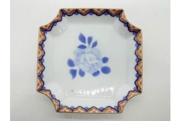 戦前　深川製磁　有田焼　染付　金彩　バラ　約16cm　5.2寸　縁のデザインが優美な変形皿5枚セット(薔薇、ローズ、花、中皿、なます皿、和皿、和食器、裏印、共箱付き、五寸二分)(R-080085)
