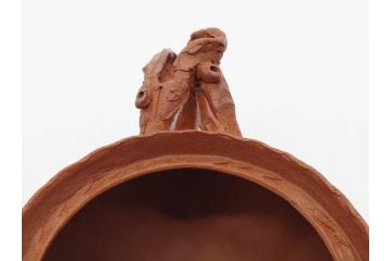 室井勝三　田島万古焼　蛙　サイコロ　土の素朴な優しさと力強さを併せ持つ急須(木の実、植物、手捻り、手びねり、浮刻、萬古焼、勝三窯、和食器、水注、茶道具、煎茶、茶器、水指、水差、共箱付き)(R-080088)