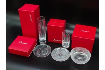 フランス　Baccarat　バカラ　ハーモニーベース/ハッピーアワータンブラーグラス/アラベスク スモールボウル・プレート/ミルニュイ プレート　高級感溢れるバカラ5点セット(フラワーベース、花瓶、花器、花入、花生、深皿、小皿、コップ、フルレッドクリスタルガラス、共箱付き)(R-080089)