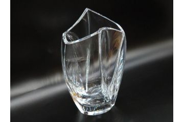 フランス　Baccarat　バカラ　RRigot(リゴット)　高さ 約27cm　エレガントな曲線美が美しいフラワーベース(花器、花生け、花瓶、花入れ、フルレッドクリスタルガラス、共箱付き)(R-080090)