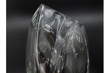 フランス　Baccarat　バカラ　RRigot(リゴット)　高さ 約27cm　エレガントな曲線美が美しいフラワーベース(花器、花生け、花瓶、花入れ、フルレッドクリスタルガラス、共箱付き)(R-080090)