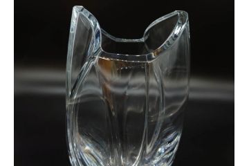 フランス　Baccarat　バカラ　RRigot(リゴット)　高さ 約27cm　エレガントな曲線美が美しいフラワーベース(花器、花生け、花瓶、花入れ、フルレッドクリスタルガラス、共箱付き)(R-080090)