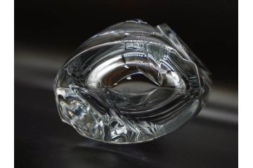フランス　Baccarat　バカラ　RRigot(リゴット)　高さ 約27cm　エレガントな曲線美が美しいフラワーベース(花器、花生け、花瓶、花入れ、フルレッドクリスタルガラス、共箱付き)(R-080090)