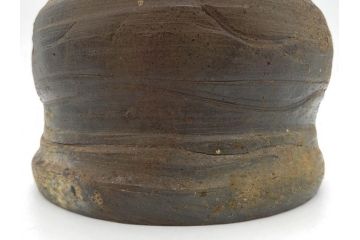 昭和五十一年(51年)　人間国宝　十二代 中里太郎右衛門(無庵)　唐津焼〆　銘 「霞」　種子島　匠の熟練した技が光る水指(水差、雲屯、水器、茶器、茶道具、茶陶、隆太窯、八十一翁、初窯、裏印、共箱付き)(R-080092)