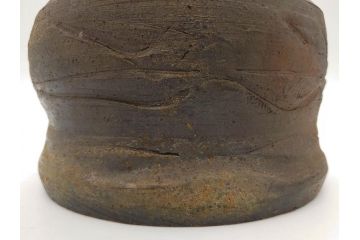 昭和五十一年(51年)　人間国宝　十二代 中里太郎右衛門(無庵)　唐津焼〆　銘 「霞」　種子島　匠の熟練した技が光る水指(水差、雲屯、水器、茶器、茶道具、茶陶、隆太窯、八十一翁、初窯、裏印、共箱付き)(R-080092)