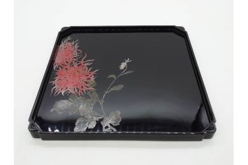 黒江漆器　木製　木皿　菊模様　花のデザインが目を引く小盆5枚セット(漆器、お盆、トレイ、トレー、銘々盆、共箱付き)(R-080093)
