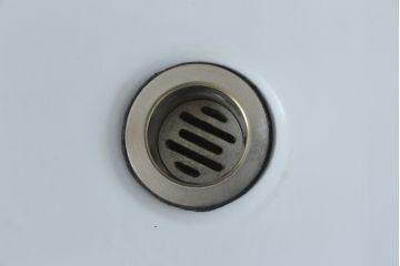 和製アンティーク　日本陶業製　アイアンステー付き　どこか懐かしさ感じる陶器製のシンプルな流し台(シンク、洗面器、洗面ボウル、手洗い器)(R-080094)