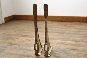和製アンティーク　日本陶業製　アイアンステー付き　どこか懐かしさ感じる陶器製のシンプルな流し台(シンク、洗面器、洗面ボウル、手洗い器)(R-080094)