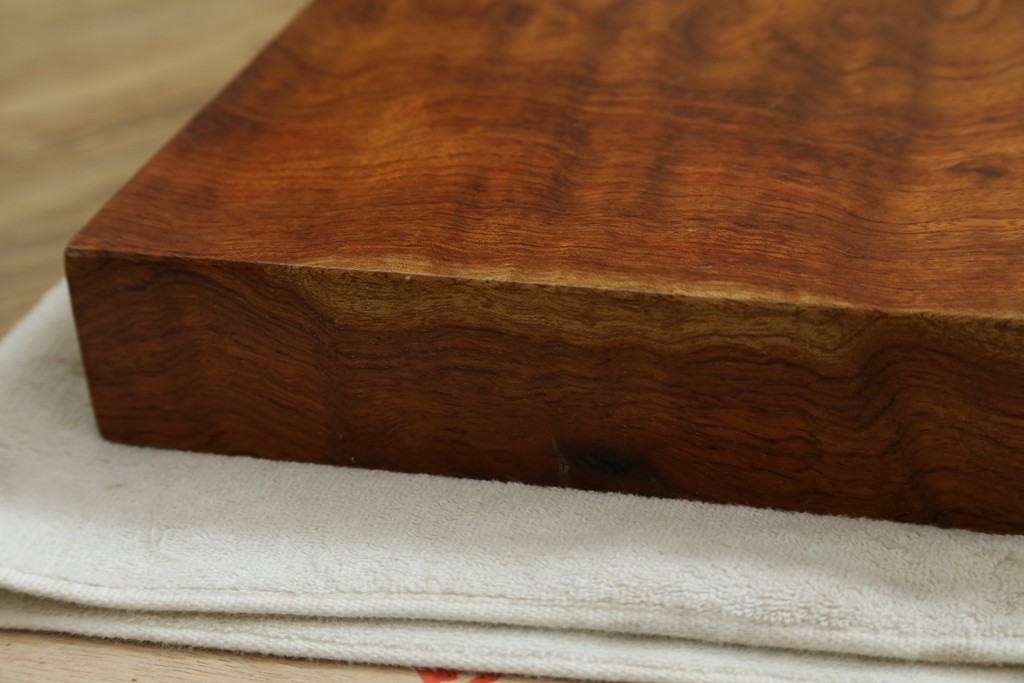 和製ビンテージ　波打つ木目が味わい深いブビンガの小さな一枚板　(R-080105)