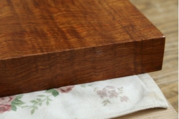 和製ビンテージ　波打つ木目が味わい深いブビンガの小さな一枚板　(R-080105)