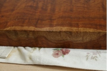 和製ビンテージ　波打つ木目が味わい深いブビンガの小さな一枚板　(R-080105)