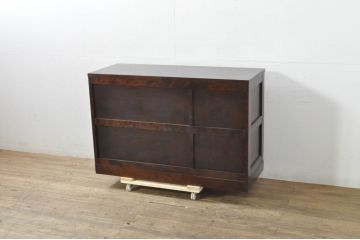 中古　北海道民芸家具　落ち着いた深みのある色合いが美しいサイドボード(サイドキャビネット、戸棚、収納棚)(R-080109)