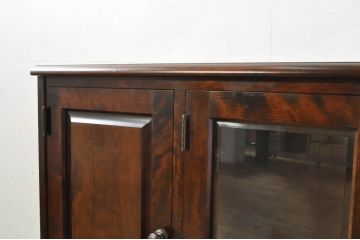 中古　北海道民芸家具　落ち着いた深みのある色合いが美しいサイドボード(サイドキャビネット、戸棚、収納棚)(R-080109)
