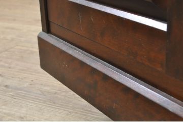 中古　北海道民芸家具　落ち着いた深みのある色合いが美しいサイドボード(サイドキャビネット、戸棚、収納棚)(R-080109)