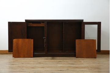 中古　北海道民芸家具　落ち着いた深みのある色合いが美しいサイドボード(サイドキャビネット、戸棚、収納棚)(R-080109)