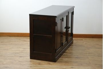 中古　北海道民芸家具　落ち着いた深みのある色合いが美しいサイドボード(サイドキャビネット、戸棚、収納棚)(R-080109)