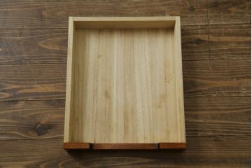 中古　北海道民芸家具　落ち着いた深みのある色合いが美しいサイドボード(サイドキャビネット、戸棚、収納棚)(R-080109)