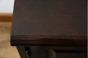 中古　北海道民芸家具　落ち着いた深みのある色合いが美しいサイドボード(サイドキャビネット、戸棚、収納棚)(R-080109)