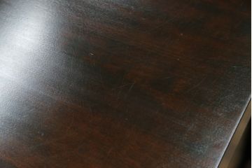 中古　北海道民芸家具　落ち着いた深みのある色合いが美しいサイドボード(サイドキャビネット、戸棚、収納棚)(R-080109)