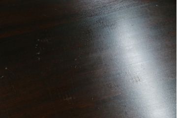 中古　北海道民芸家具　落ち着いた深みのある色合いが美しいサイドボード(サイドキャビネット、戸棚、収納棚)(R-080109)