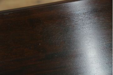 中古　北海道民芸家具　落ち着いた深みのある色合いが美しいサイドボード(サイドキャビネット、戸棚、収納棚)(R-080109)